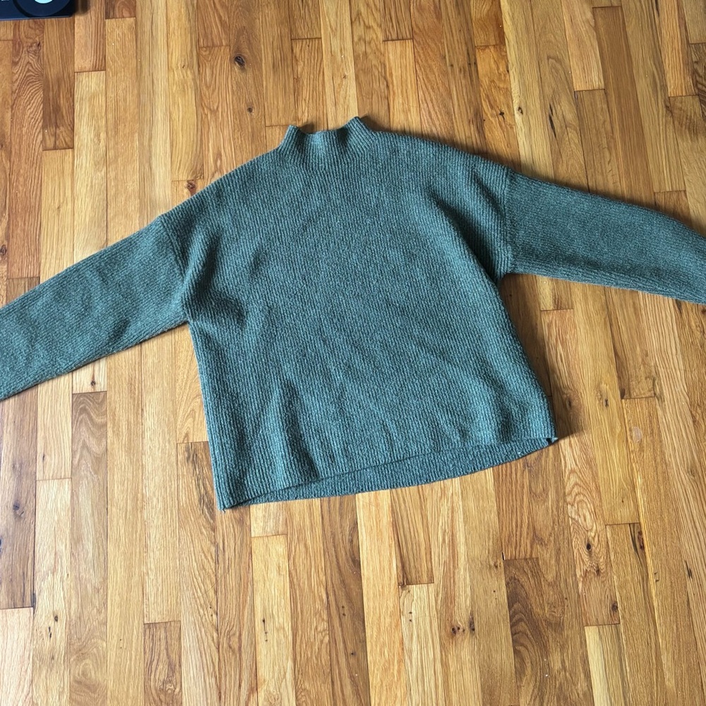 Abercrombie & Fitch Olive Green Ribbed Knit Sweater